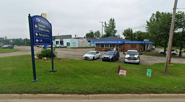 A&W Restaurant - Imlay City - 515 E Capac Rd (newer photo)